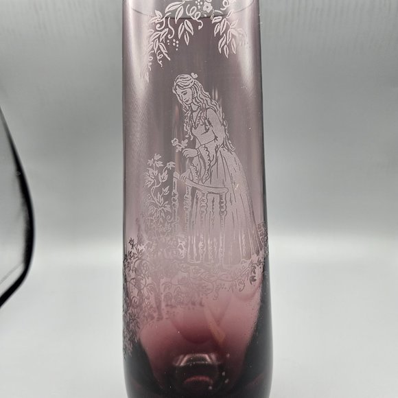 Caithness “Romeo and Juliet” etched amethyst glass vase - Picture 9 of 10